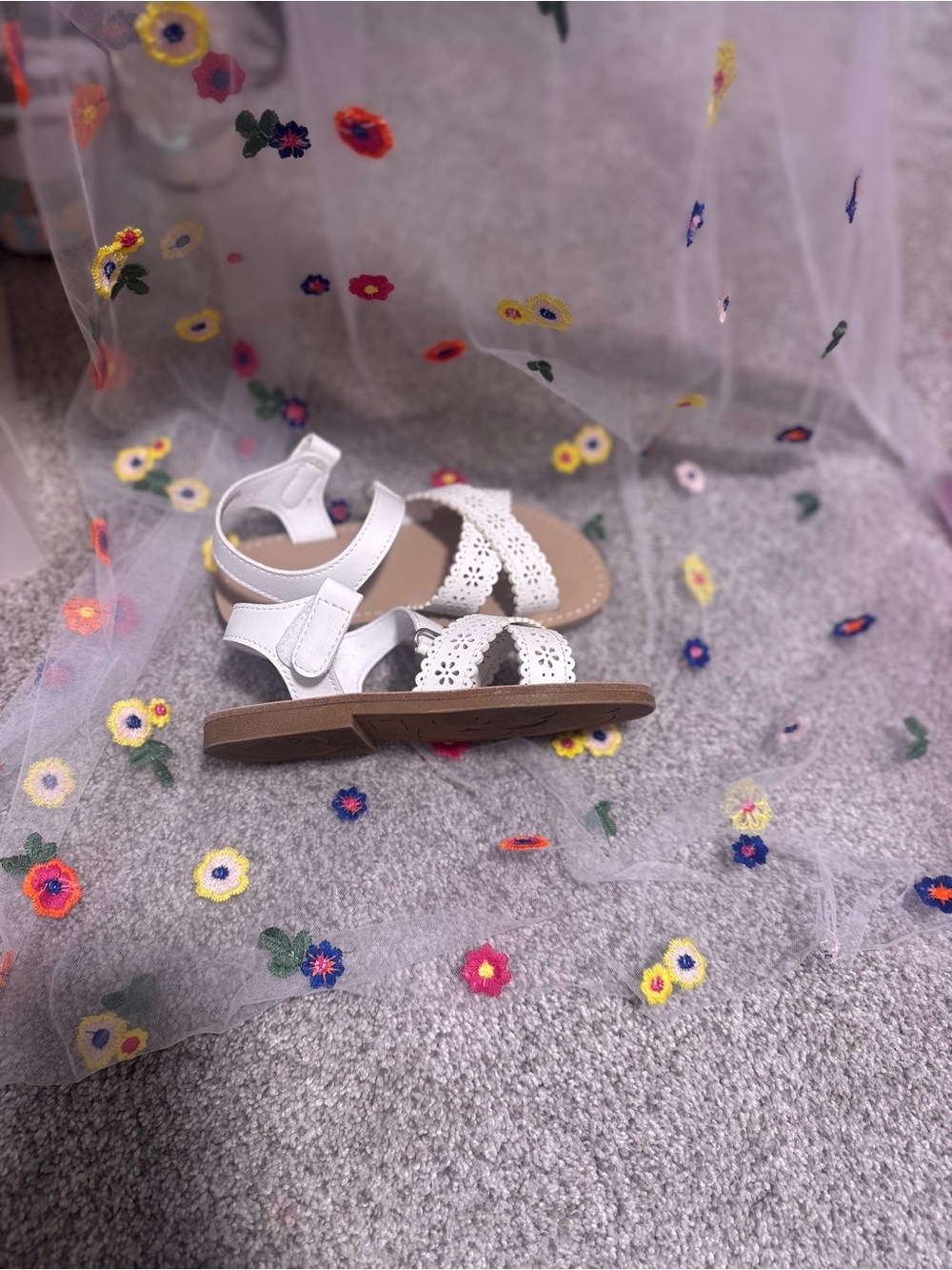 Gymboree Girls White Eyelet Floral Sandals Size 12